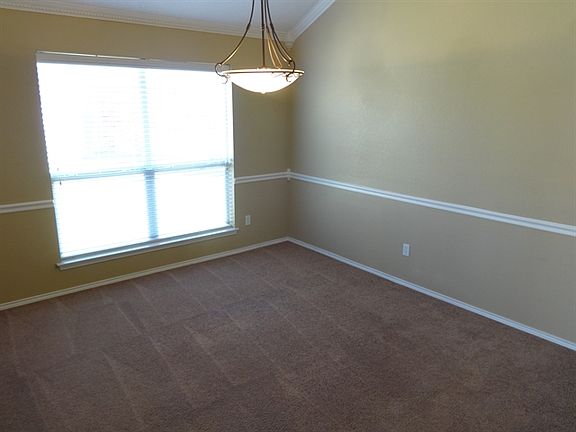 2nd image of 301 Old Spanish Ct