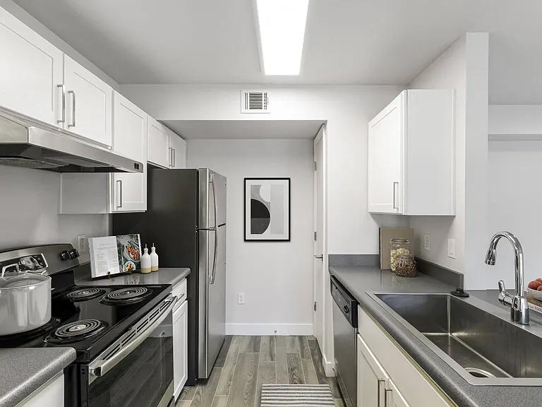 Maison's Landing Apartments — Photo 57