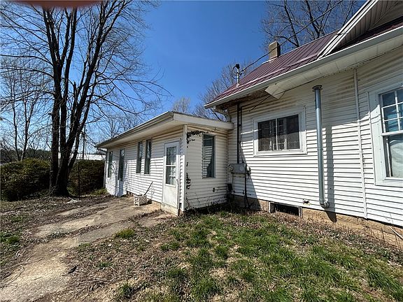 5th image of 105 N Randall St