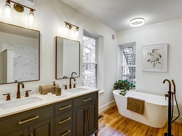 131 S Marshall St — Photo 19