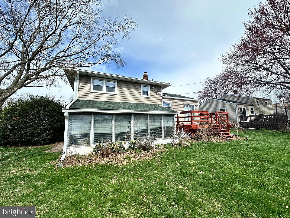 2nd image of 545 Poplar St