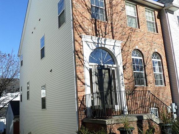 Bright, Sunny End Unit