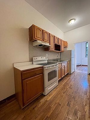 5th image of 769 4th Ave APT 1L