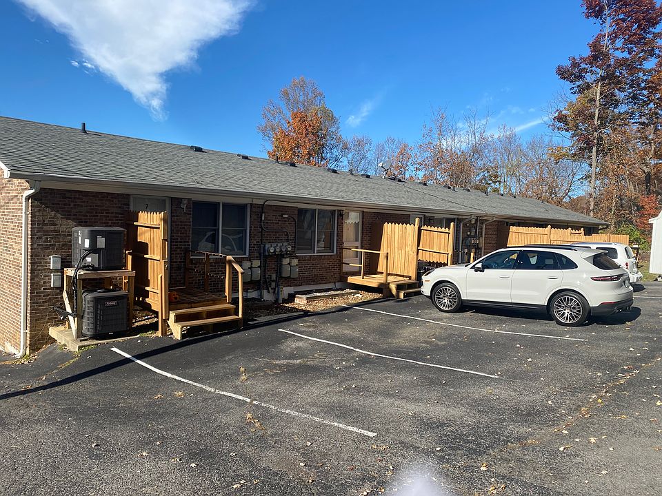 1st image of 3209 Weaver Pike #7