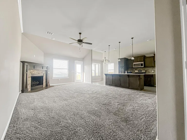 9633 Ashford Dr — Photo 3