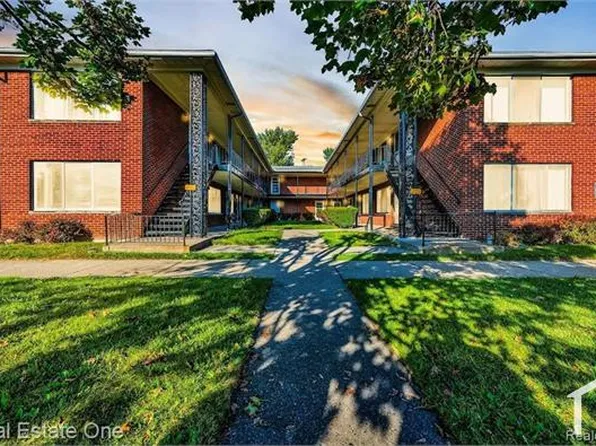11820 Morang Dr, Detroit, MI