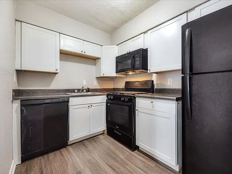 Macon Crossing Apartments — Photo 9