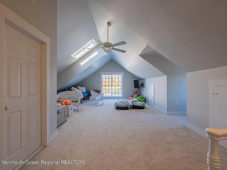 128 Park Ave — Photo 18