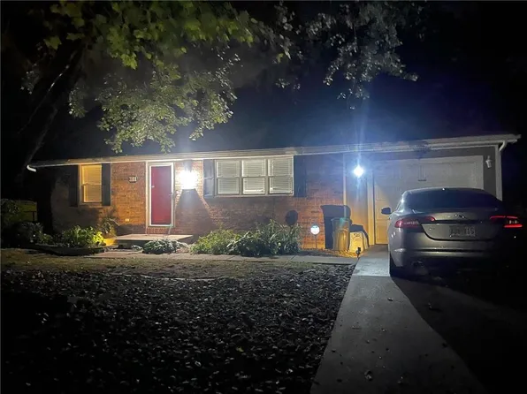 3101 Douglas St, Saint Joseph, MO 64506