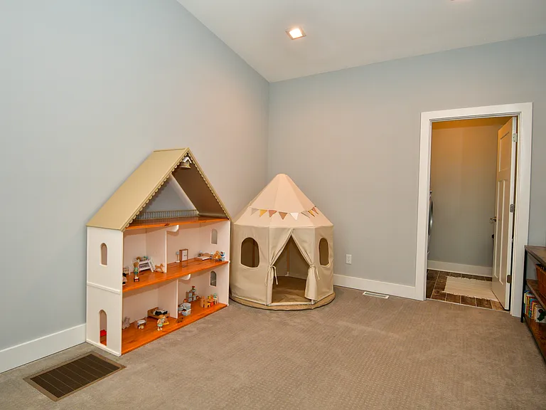1426 Olive St — Photo 47