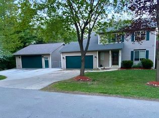 N4286 Alpine Village Ln, Cambridge, WI 53523