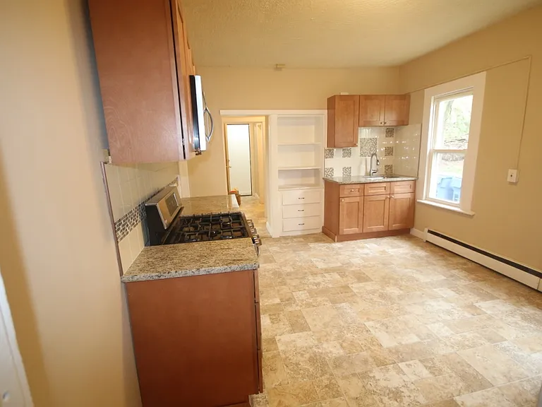 33 Harvard St #1 — Photo 1
