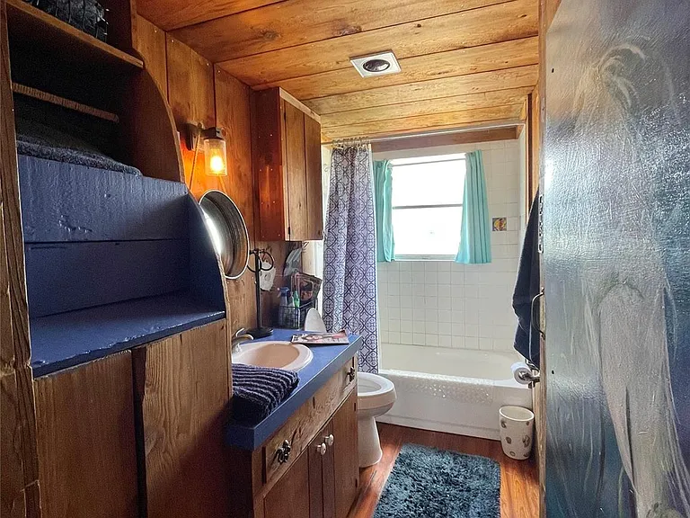 1111 Surf Dr — Photo 29