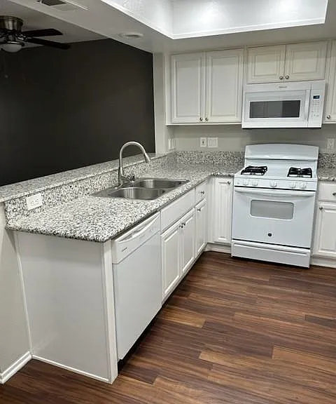2178 Canyon Dr #L — Photo 1
