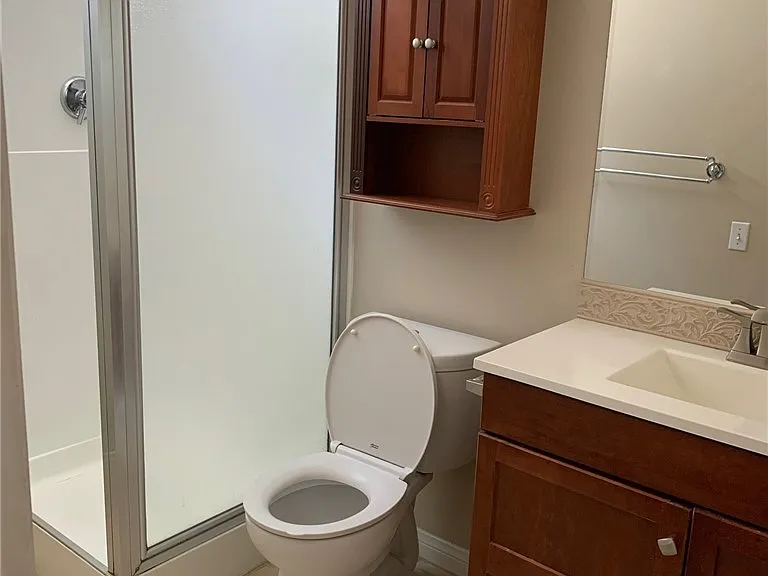 3882 Greenwood St — Photo 15