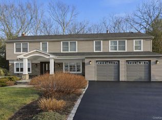 5 Stafford Ln, Stony Brook, NY 11790