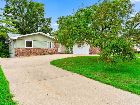 2114 W Newman Pkwy, Peoria, IL 61604