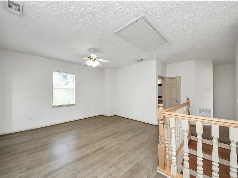 10535 Emnora Ln — Photo 37