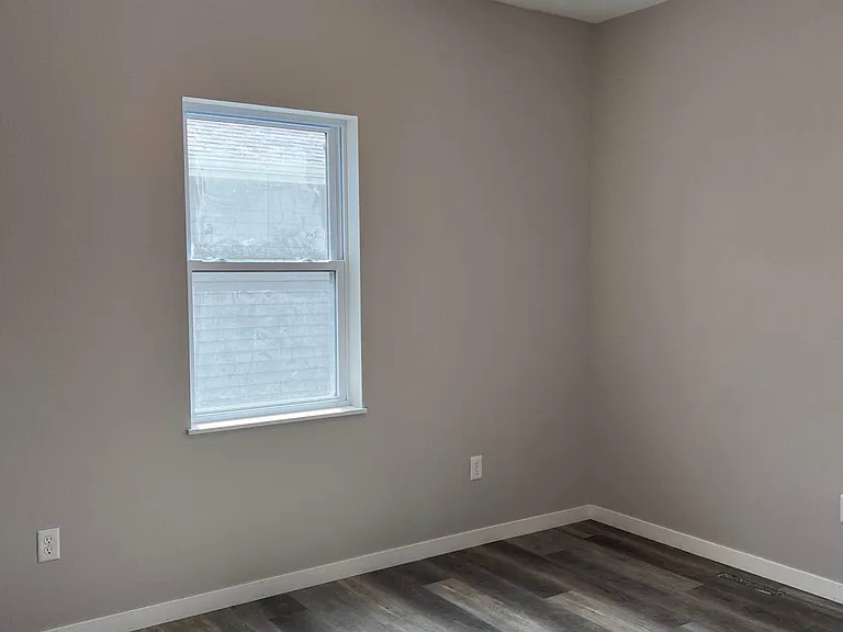 201 E Division St #1 — Photo 5