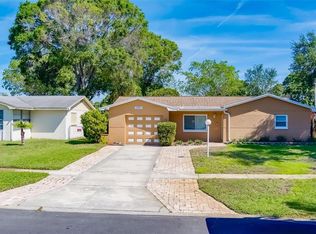 10901 Temple Ave, Seminole, FL 33772