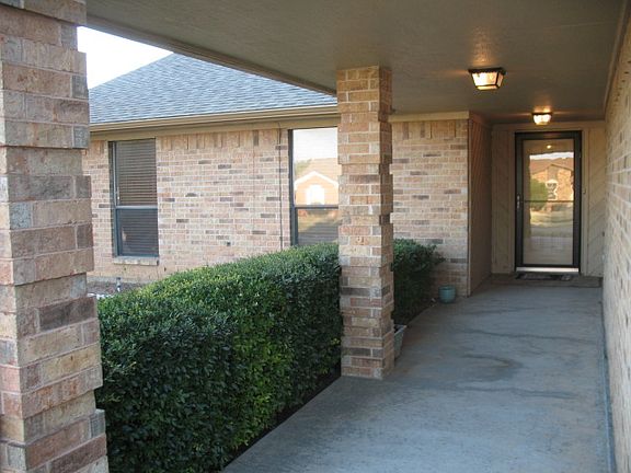 Front porch/walkway
