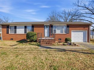 1100 Aberdeen Rd, Hampton, VA 23666