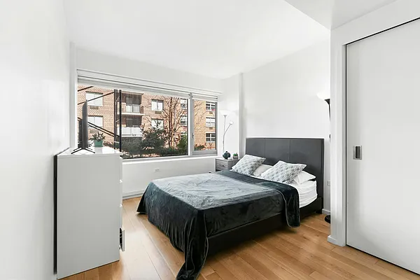 Rented by Douglas Elliman | media 15