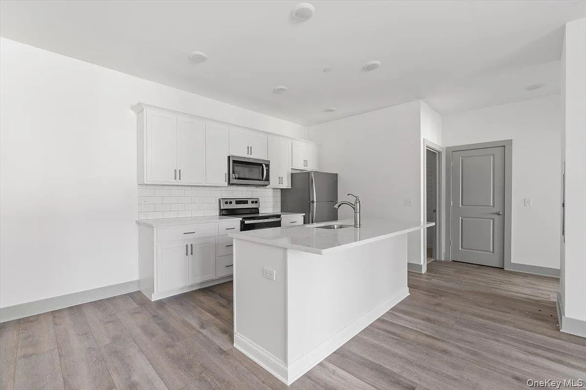 2 bed, 2.0 bath, 1007 sqft, $2,875 — Photo 2