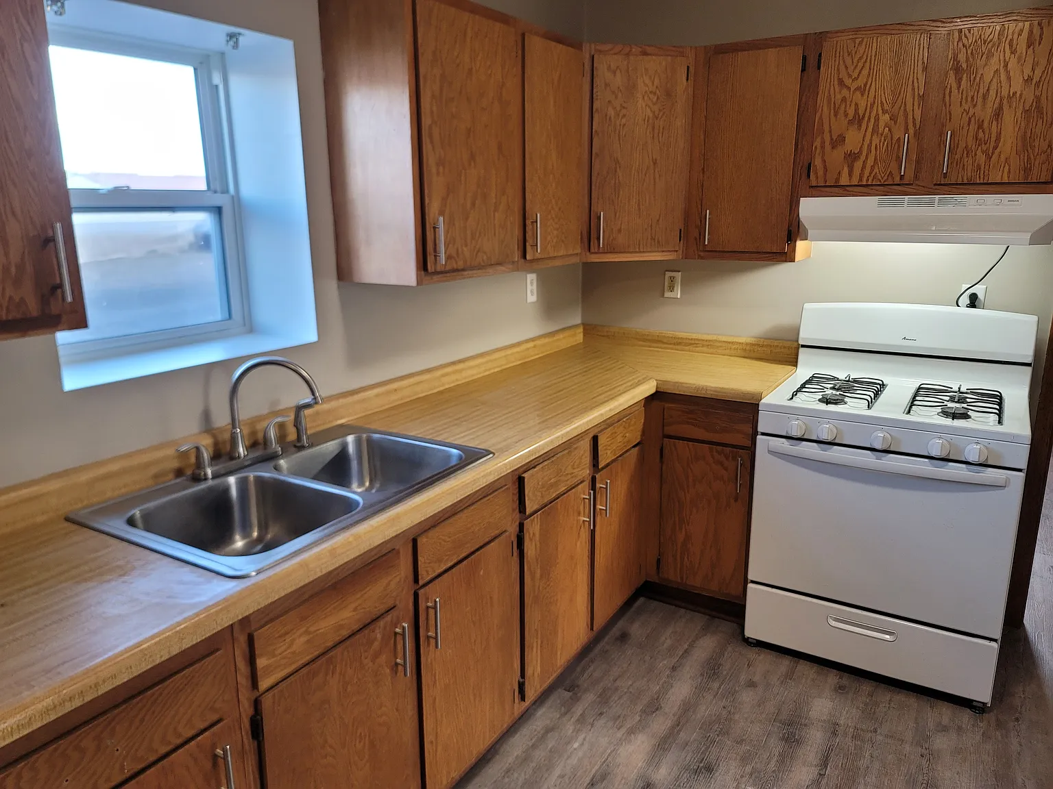 2 bed, 750 sqft, $795 — Photo 4