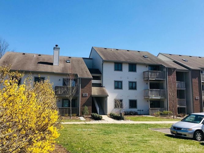 1st image of 307 W Ravens Crest Dr