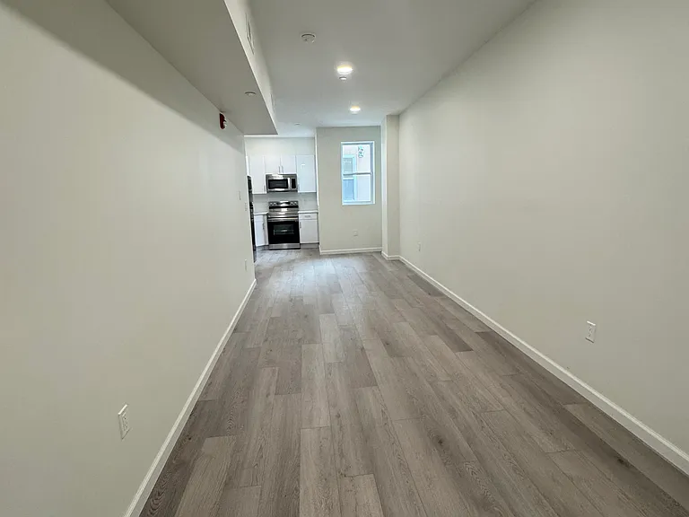 1019 Arch St #4A — Photo 5