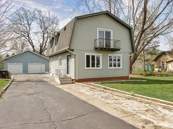 309 Fairfield Dr, Island Lake, IL 60042