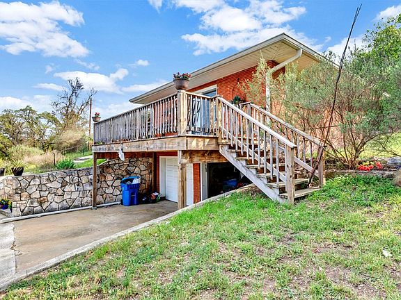 3rd image of 825 Golf Ave