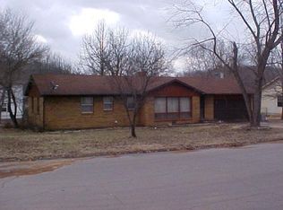 801 Thornton St, Waynesville, MO 65583
