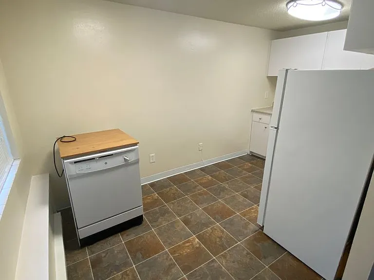 Annaron Apartments — Photo 12