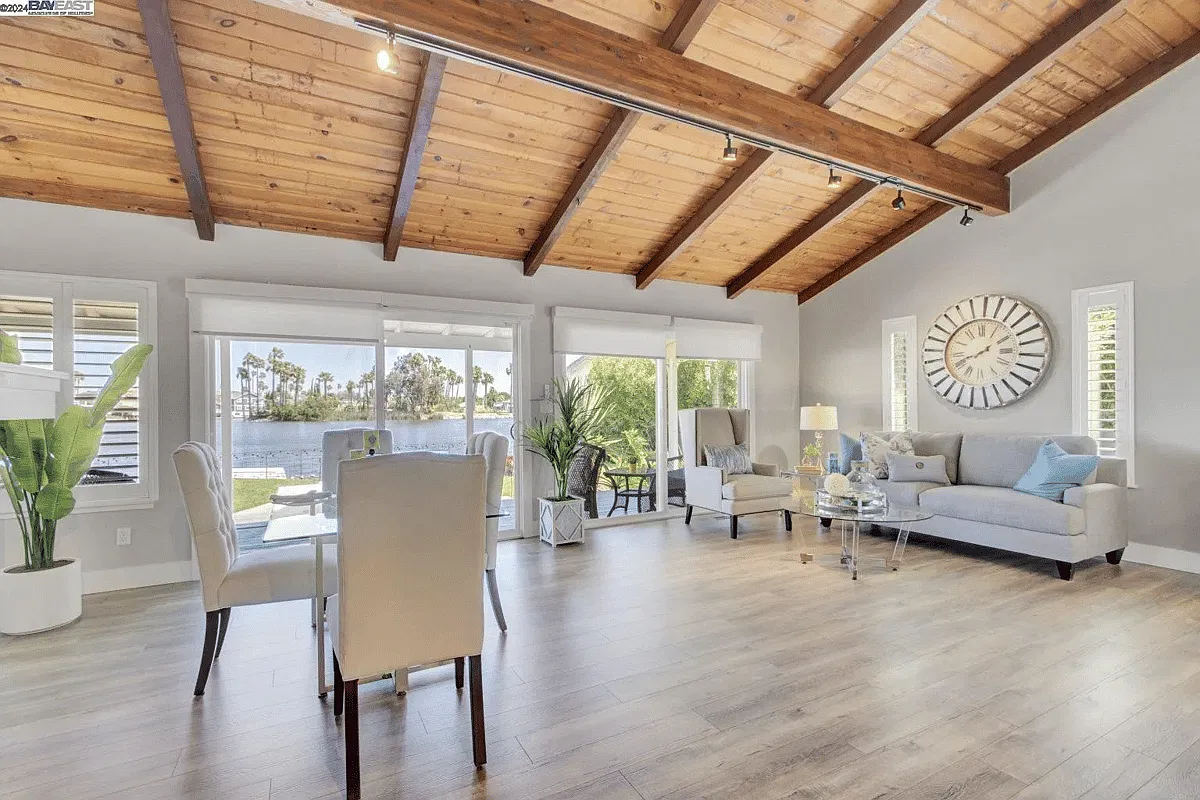 5205 Laguna Court — Photo 3