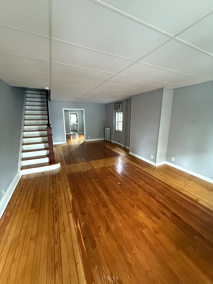 Building Photo - 445 Montclair Ave