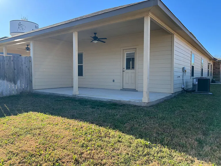 1116 Renee Way — Photo 16