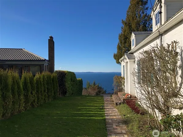 3130 SW 167th St, Seattle, WA 98166