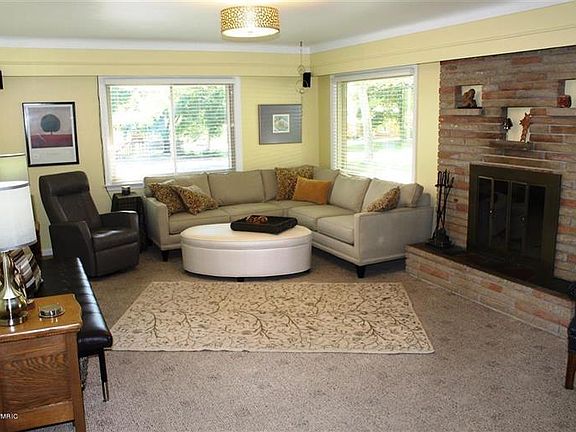 4th image of 56 Holmdene Blvd NE