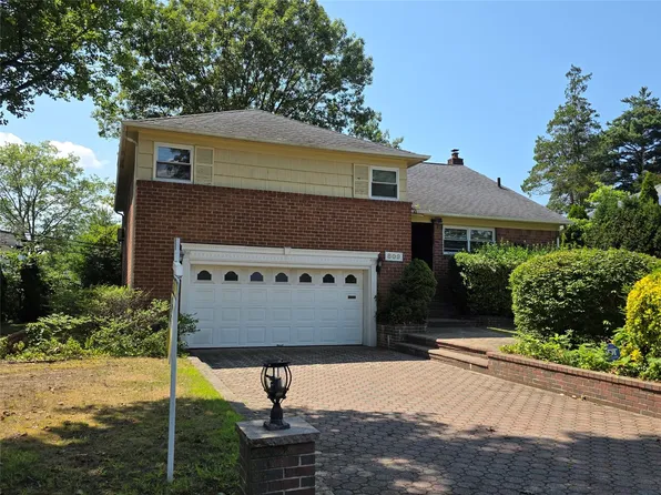 809 Eastfield Road, Westbury, NY 11590