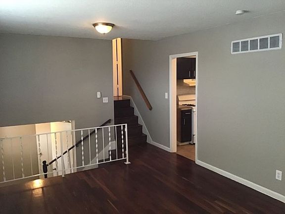 5th image of 9700 Oakley Ave