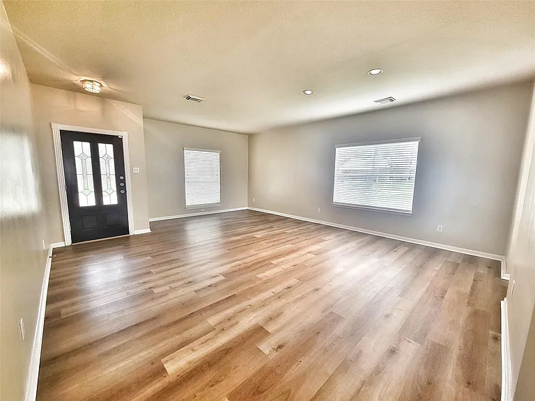 2715 Sailors Moon Dr — Photo 2