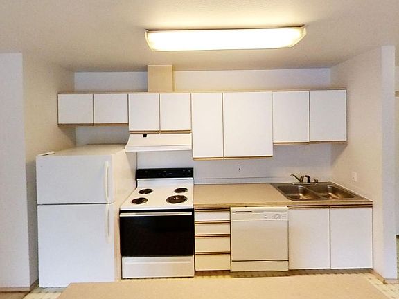 3rd image of 2170 Douglas Ave APT 203