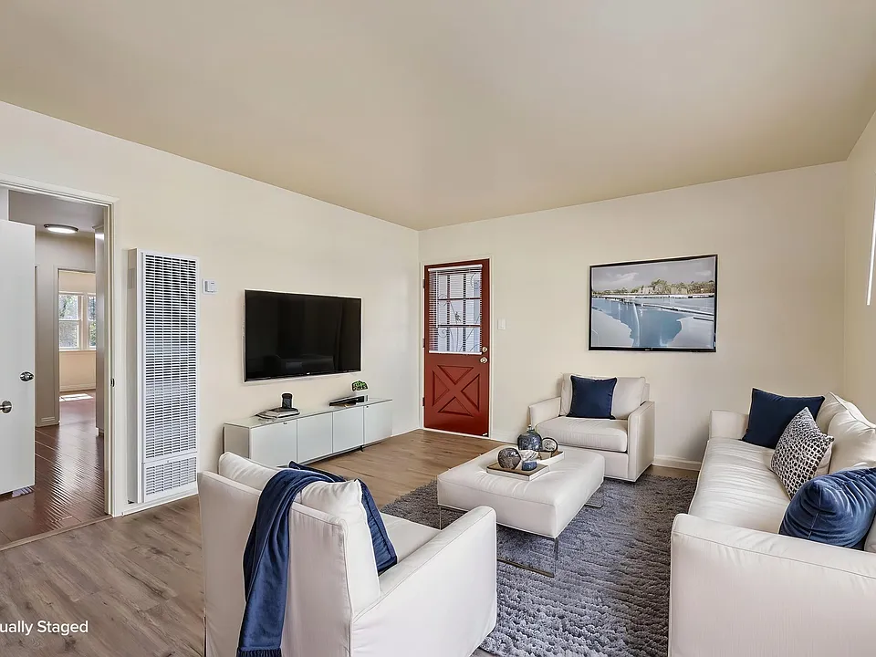 1325 E Wilson Ave #3
