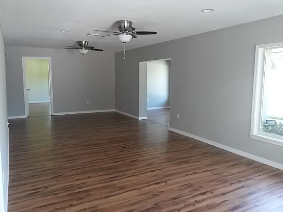5th image of 2611 Lakeview Dr