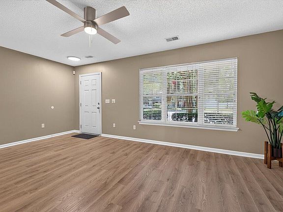5th image of 7941 Shadow Oak Dr