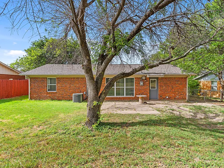 6104 Ivy Hill Rd — Photo 8