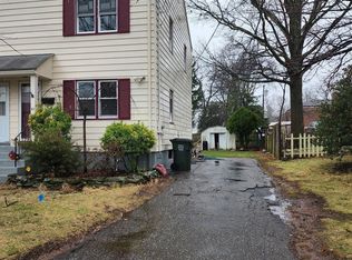 51 Freeman St, Woodbridge, NJ 07095