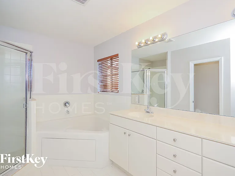 158 SE 22nd Ave — Photo 14